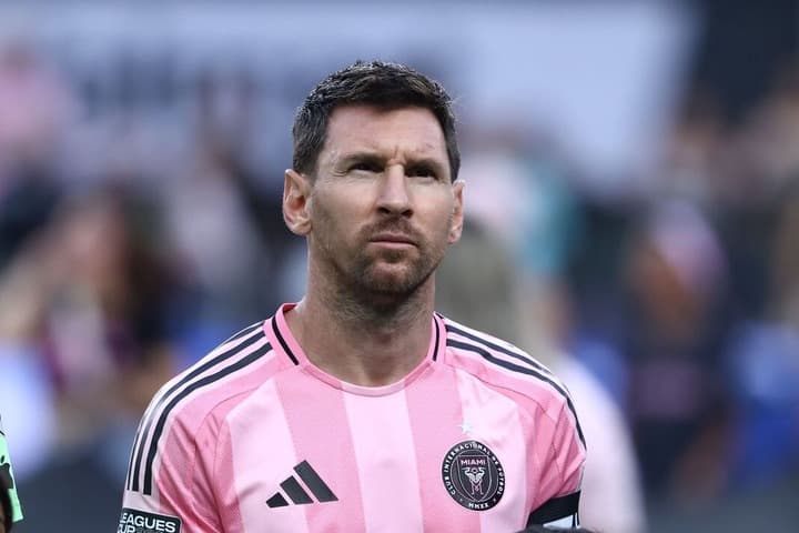 Messi hints at possible retirement after father's death